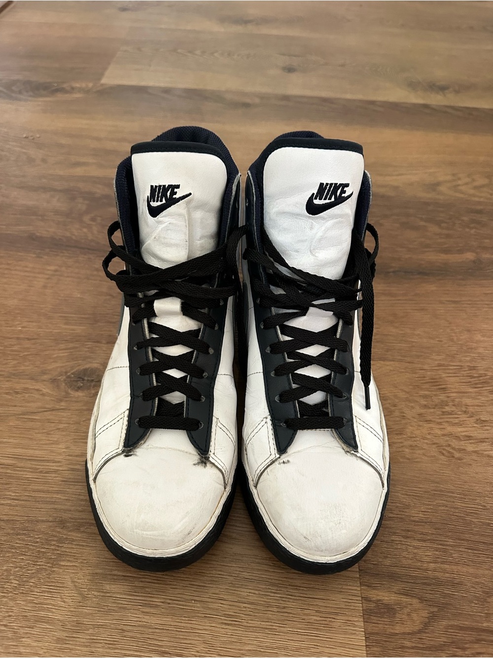 2008 Nike Blazer Mid-Top Sneakers White Leather 318705-103 Size 7Y Women’s 8.5
